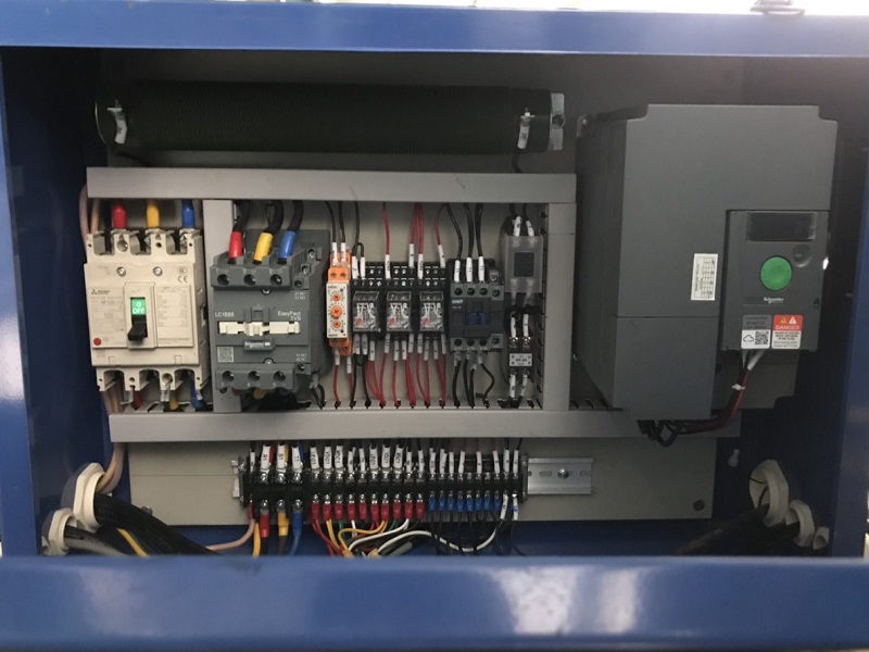 Bộ điều khiển biến tần: Giải pháp tuyệt vời điều khiển động cơ cầu trục.